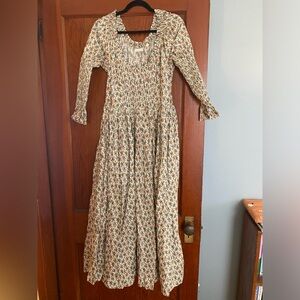 Doen MERIBEL DRESS -- CRÈME FLEURS D'AVIGNON in size medium, like new condition.